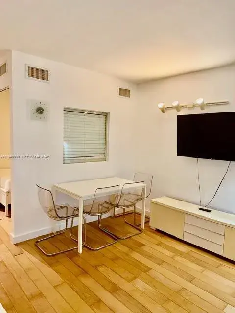 945 Meridian Ave # 3, Miami Beach FL 33139