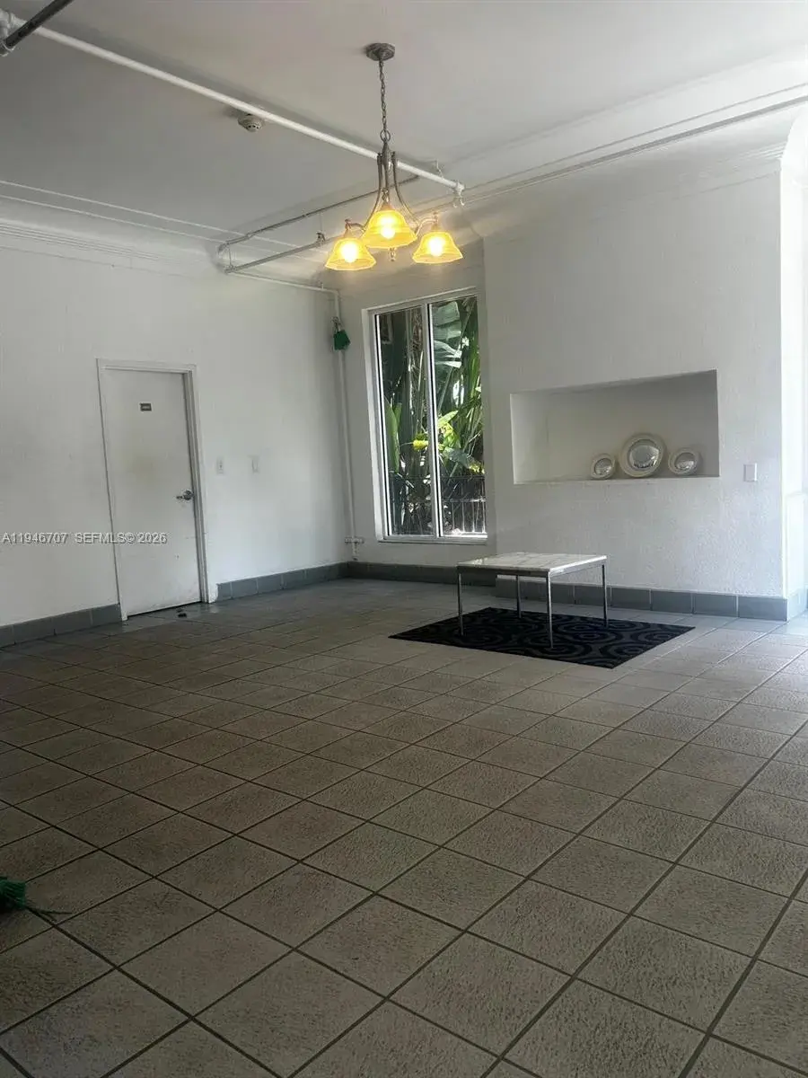 820 Euclid Ave # 206, Miami Beach FL 33139