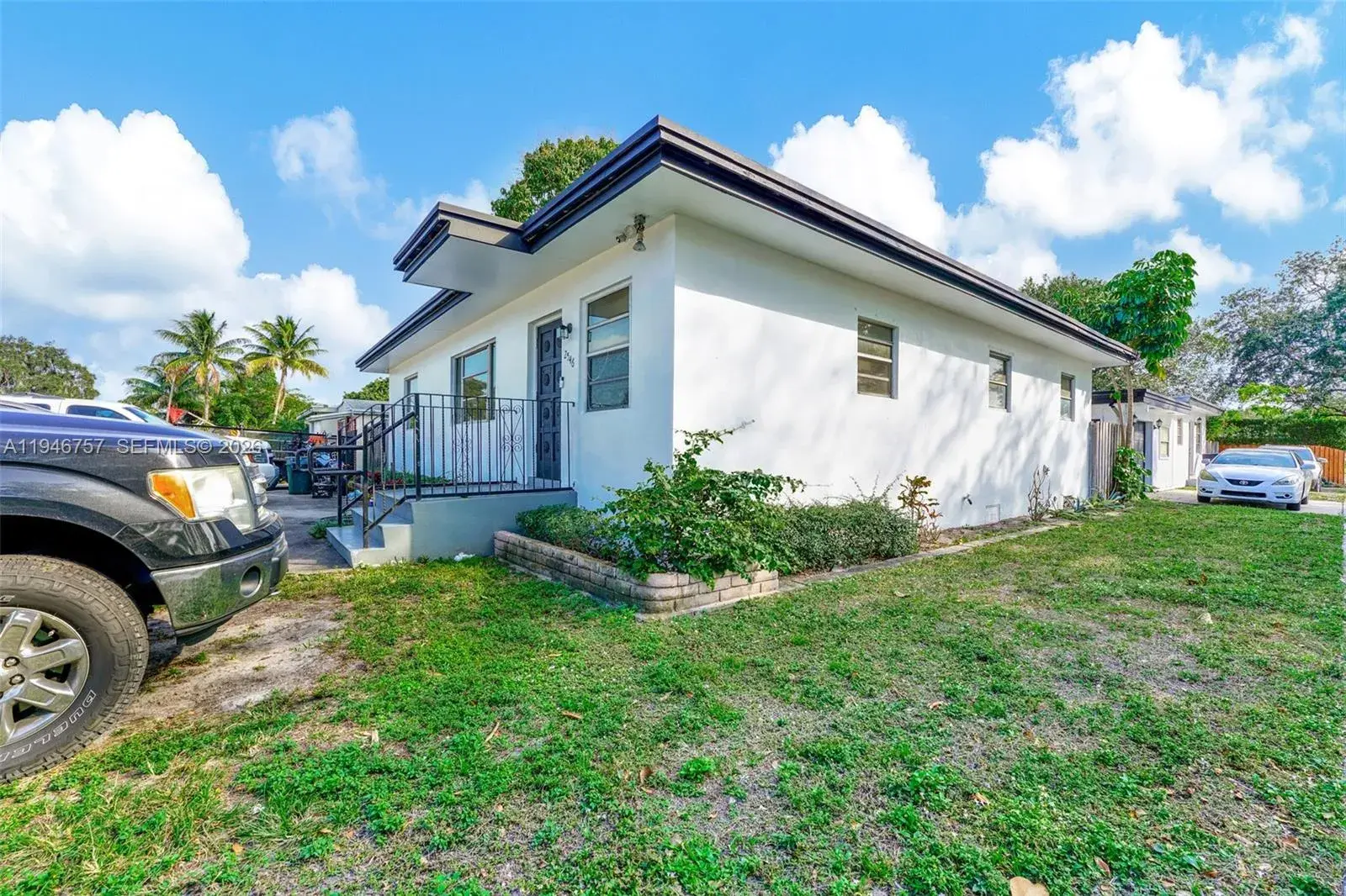 2546 Coolidge St, Hollywood FL 33020