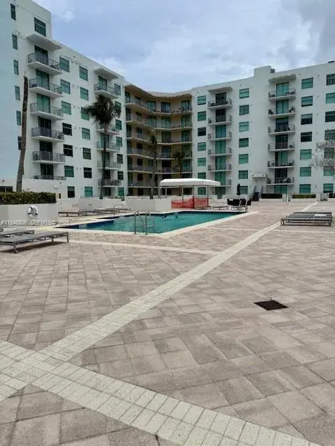 3 bedroom 2 bath Residential Lease for rent at 140 S Dixie Hwy # 401, Hollywood FL 33020