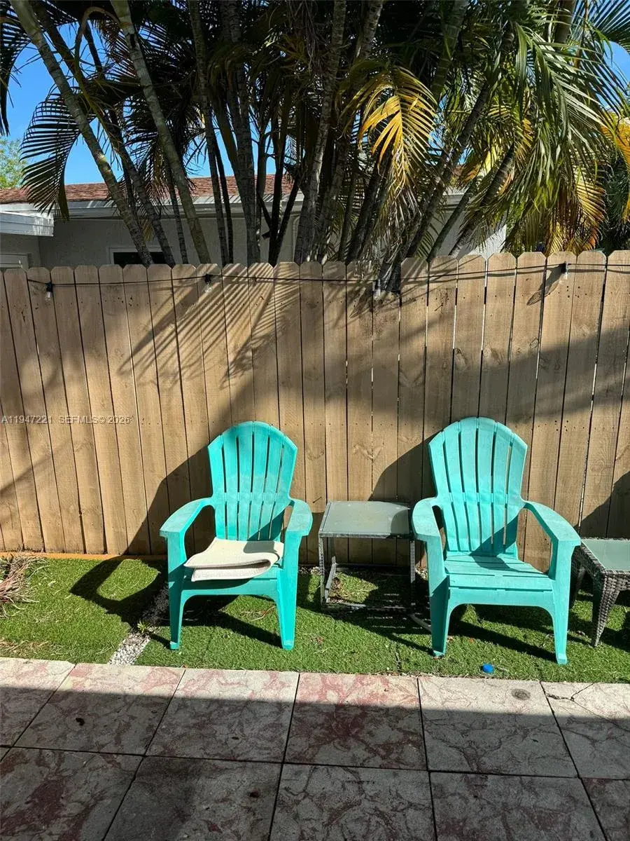 1026 NE 9th Ave, Fort Lauderdale FL 33304