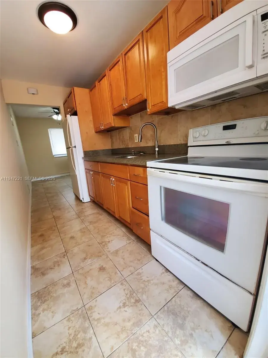 1026 NE 9th Ave, Fort Lauderdale FL 33304