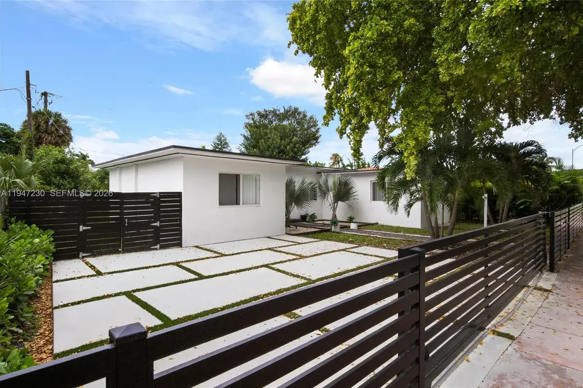 1581 Normandy Dr, Miami Beach FL 33141