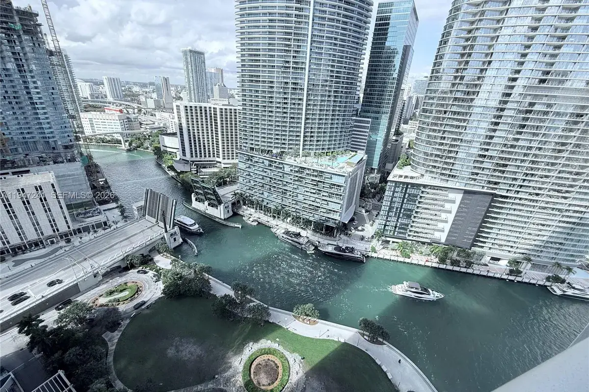 465 Brickell Ave # 2906, Miami FL 33131