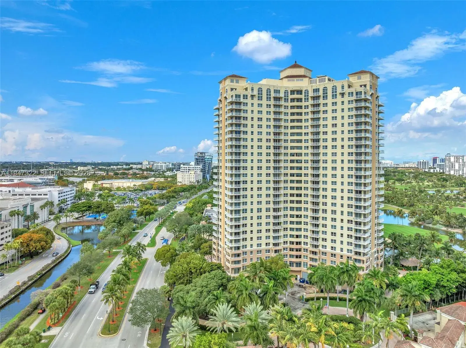 2 bedroom 2 bath Residential for sale at 19501 W Country Club Dr # 505, Aventura FL 33180
