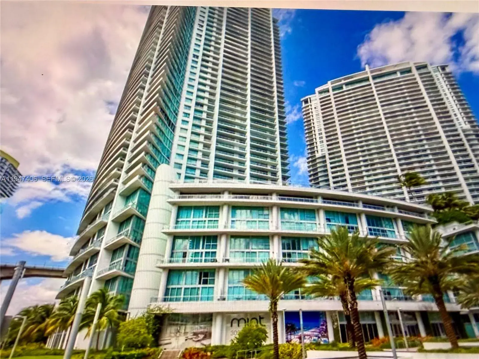 1 bedroom 1 bath Residential for sale at 92 SW 3rd St # 4309, Miami FL 33130