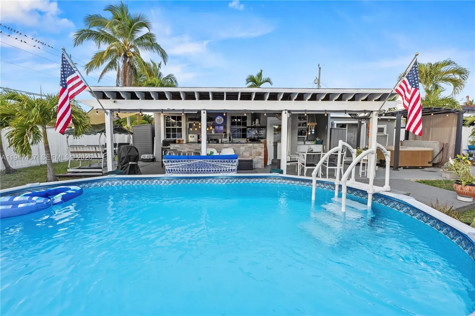 117 SW 6th St, Hallandale Beach FL 33009