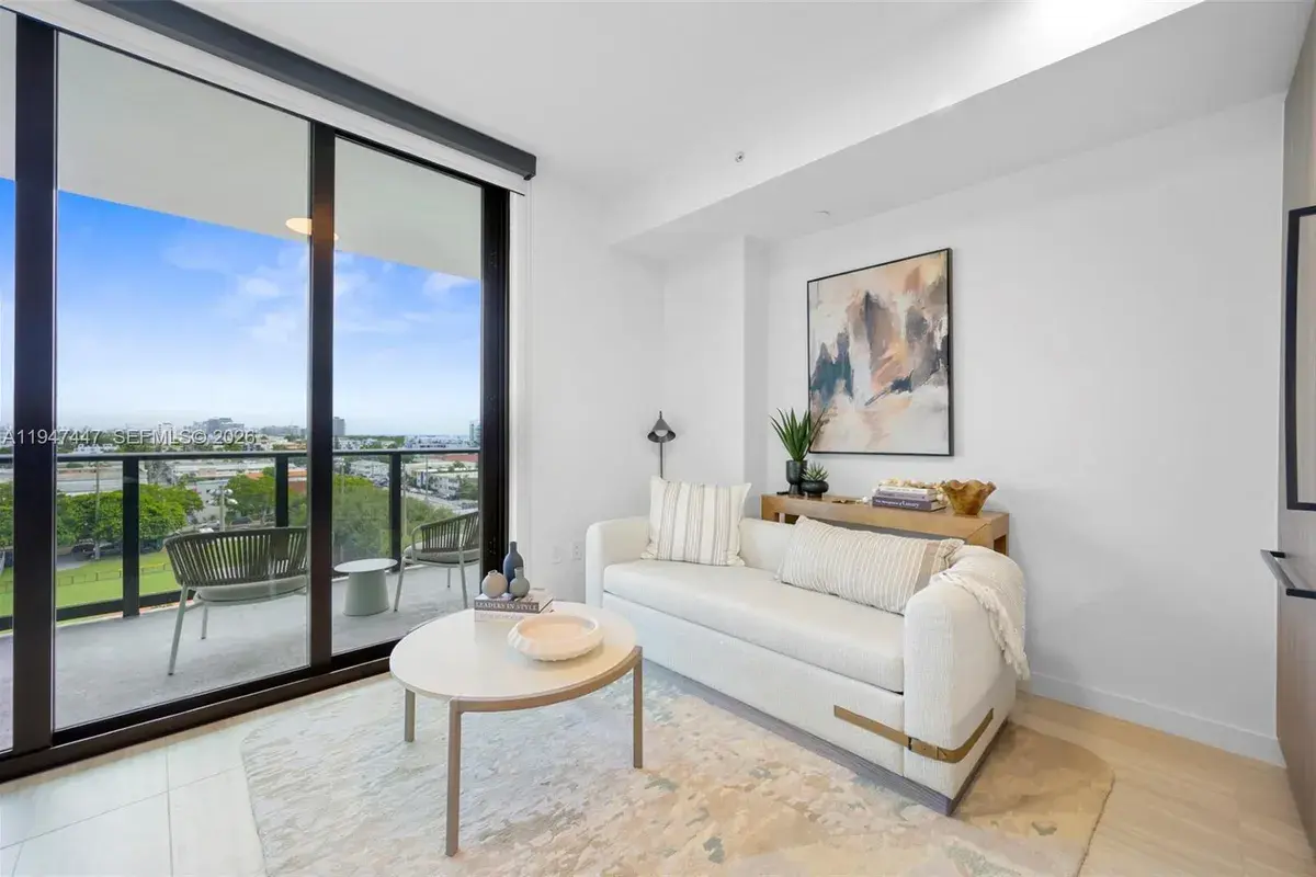 580 72nd # 611, Miami Beach FL 33141