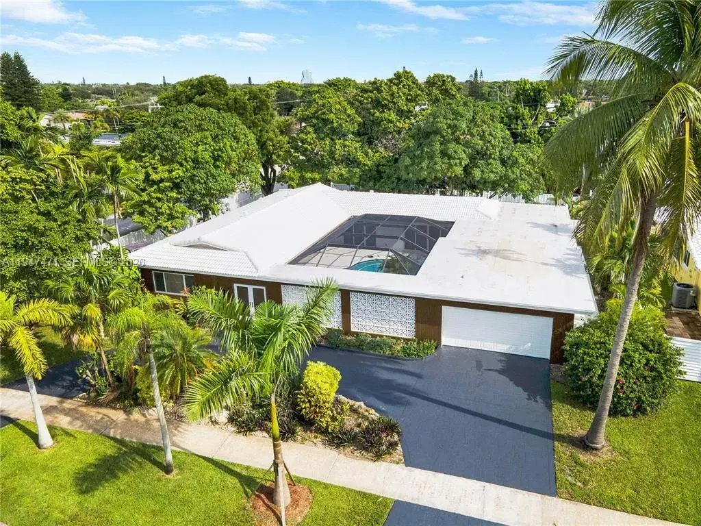 4 bedroom 3 bath Residential for sale at 4731 Pierce St, Hollywood FL 33021