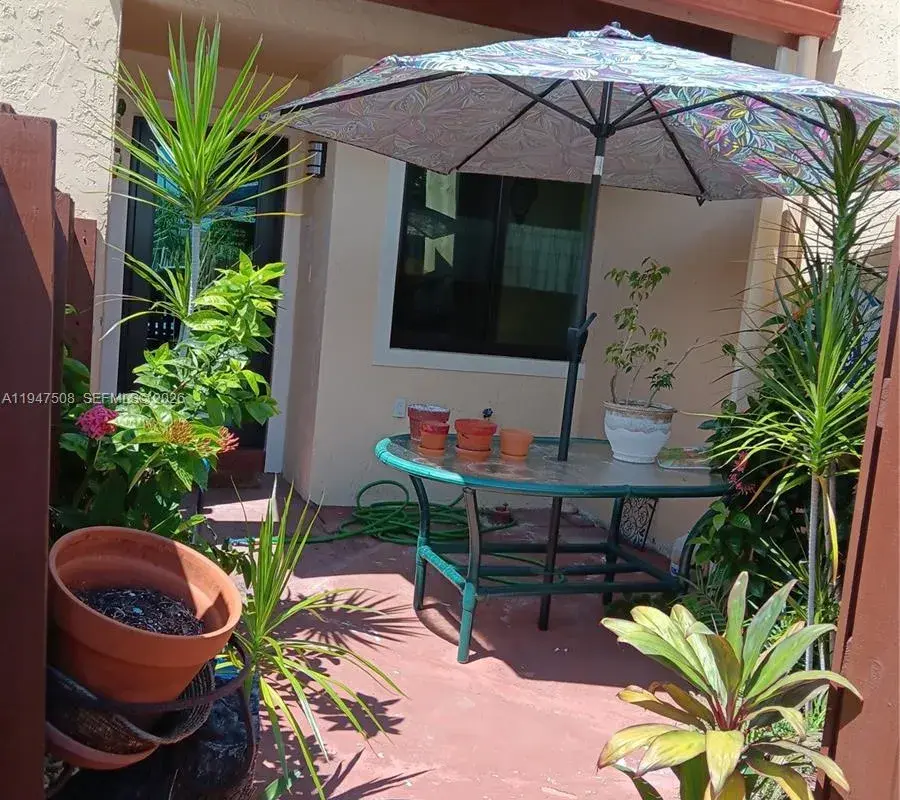 271 W Park Dr # 7, Miami FL 33172