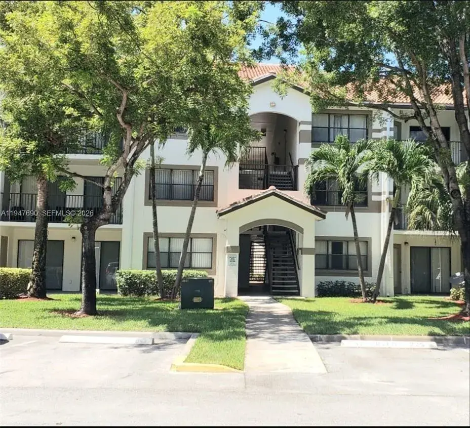 1 bedroom 1 bath Residential Lease for rent at 630 S Park Rd # 3, Hollywood FL 33021