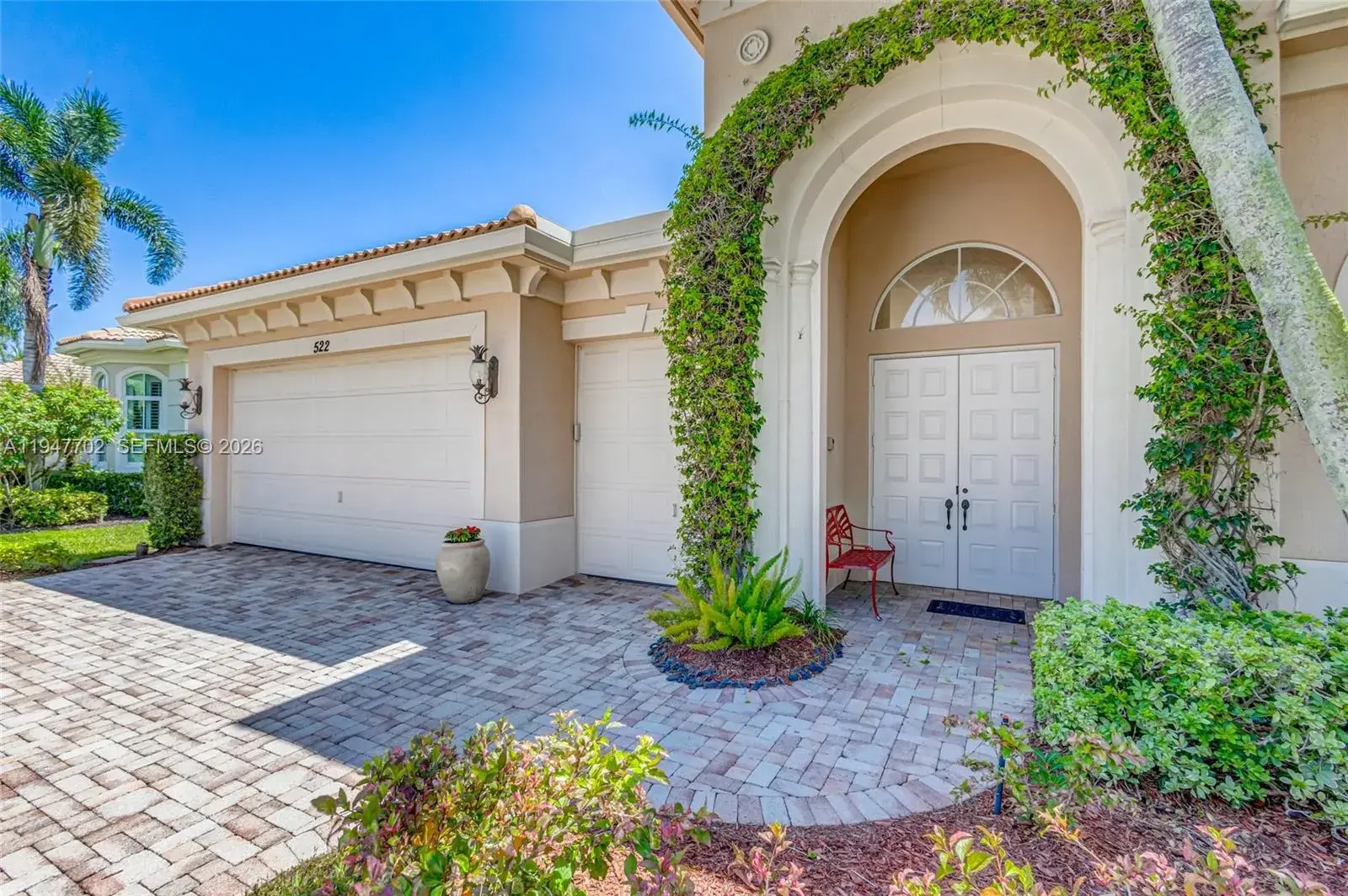 522 Les Jardin Dr, Palm Beach Gardens FL 33410