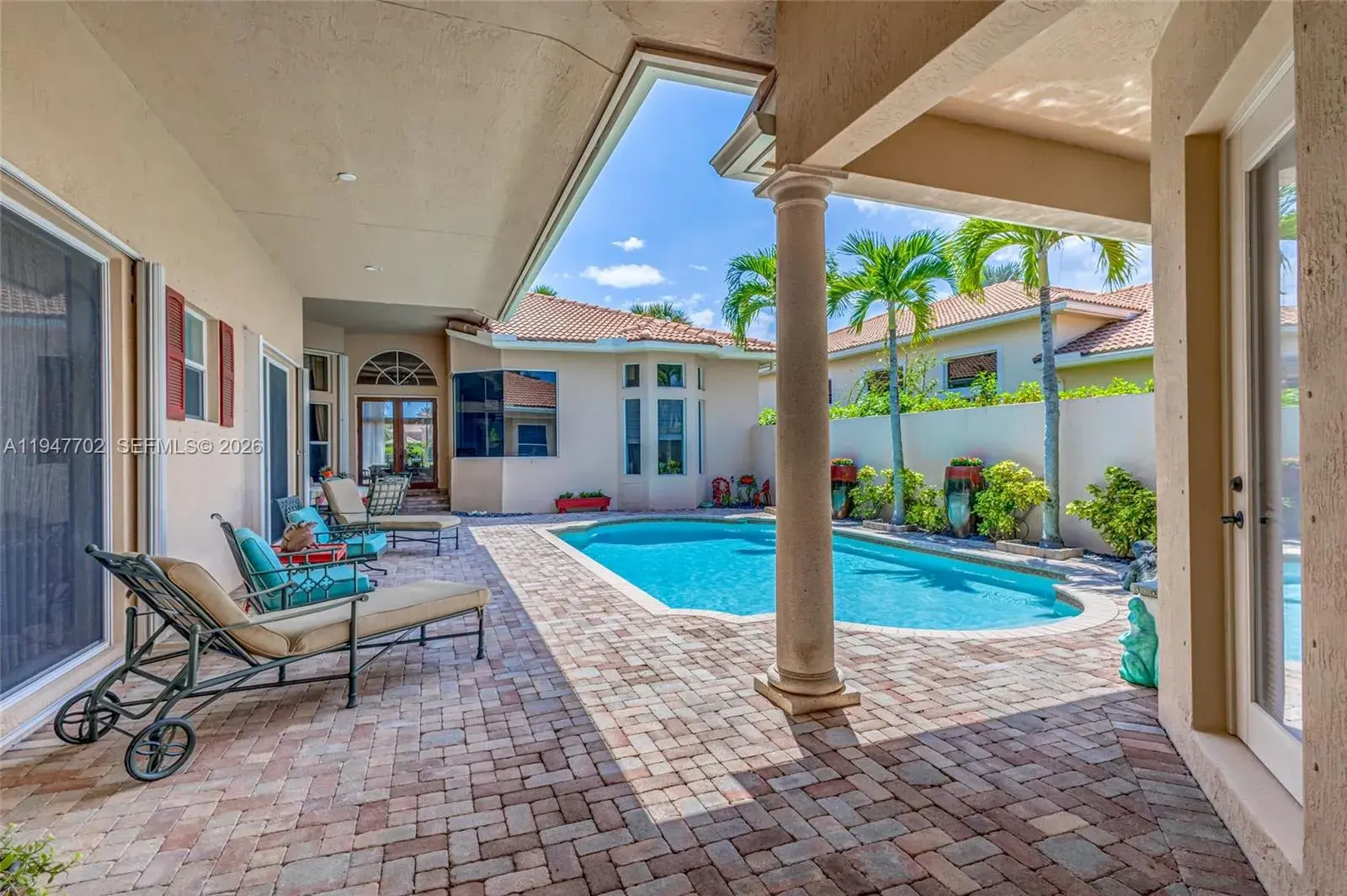 522 Les Jardin Dr, Palm Beach Gardens FL 33410