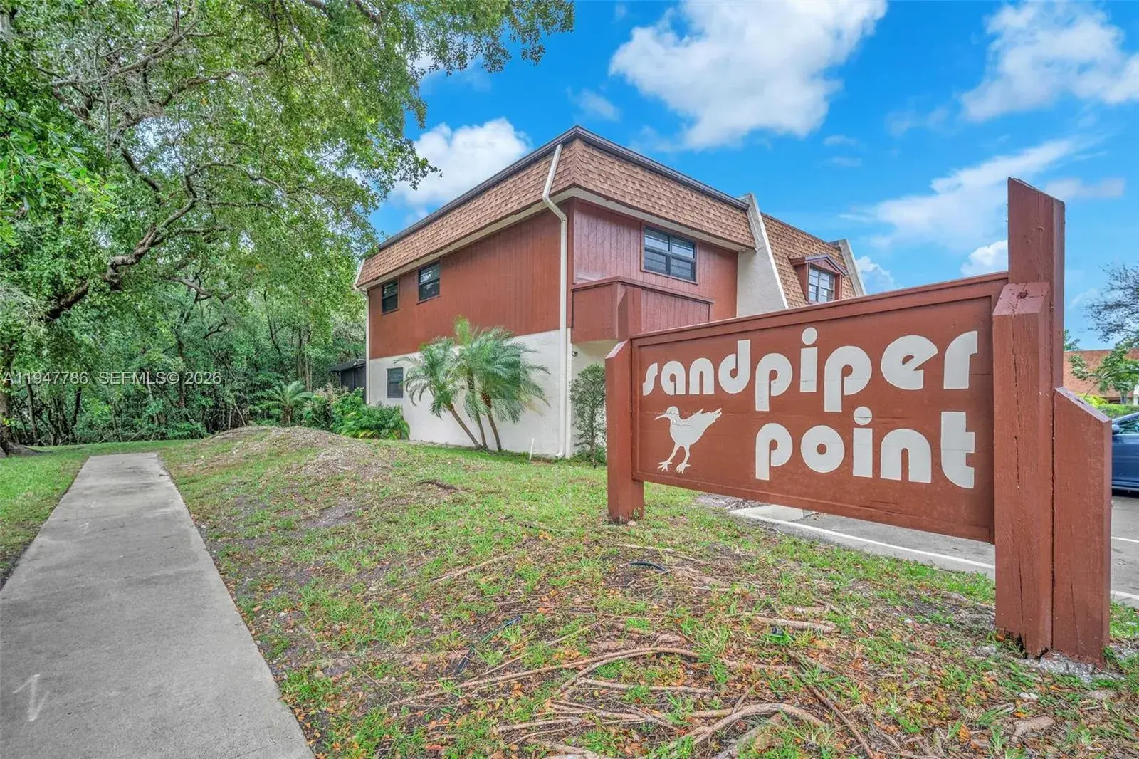 2199 N 14th Ave, Hollywood FL 33020