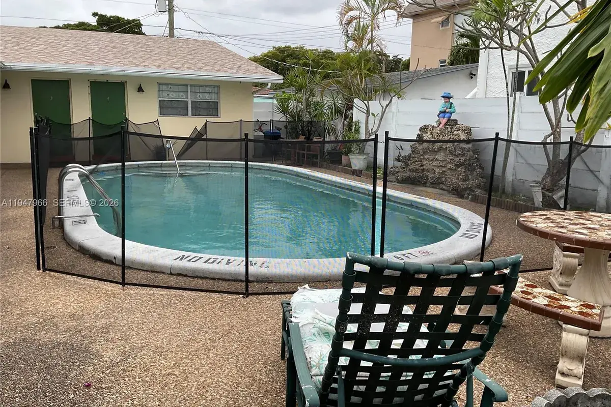 1830 Dewey St # 3, Hollywood FL 33020