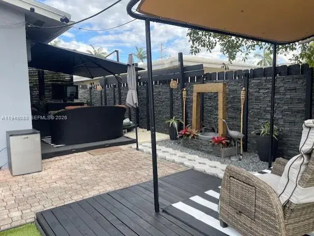 Residential Income for sale at 5821 NE 18th Ave, Fort Lauderdale FL 33334