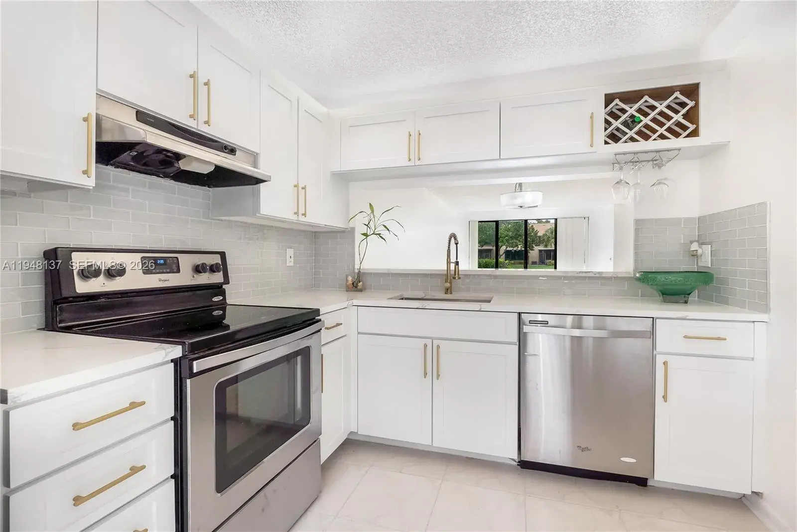 2 bedroom 2 bath Residential for sale at 3952 Cocoplum Cir, Coconut Creek FL 33063