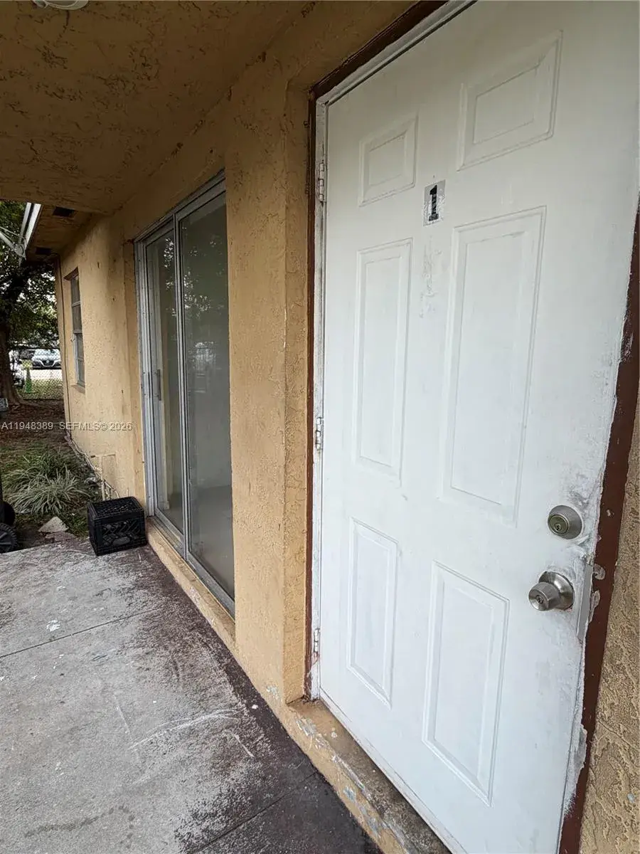 2 bedroom 1 bath Residential Lease for rent at 1491 NW 22nd Ct # 1, Fort Lauderdale FL 33311