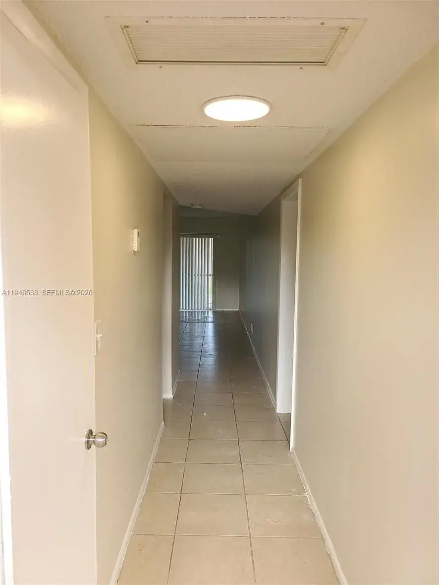 1 bedroom 1 bath for sale at 7925 S Colony Cir S # 207, Tamarac FL 33321