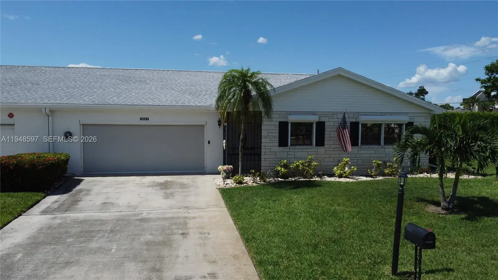 3 bedroom 2 bath Residential for sale at 1527 Edgewater Circle, Fort Myers FL 33919