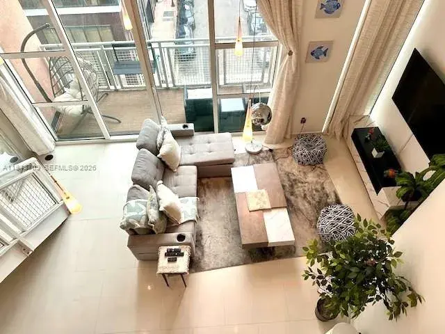 253 NE 2nd St # 421, Miami FL 33132