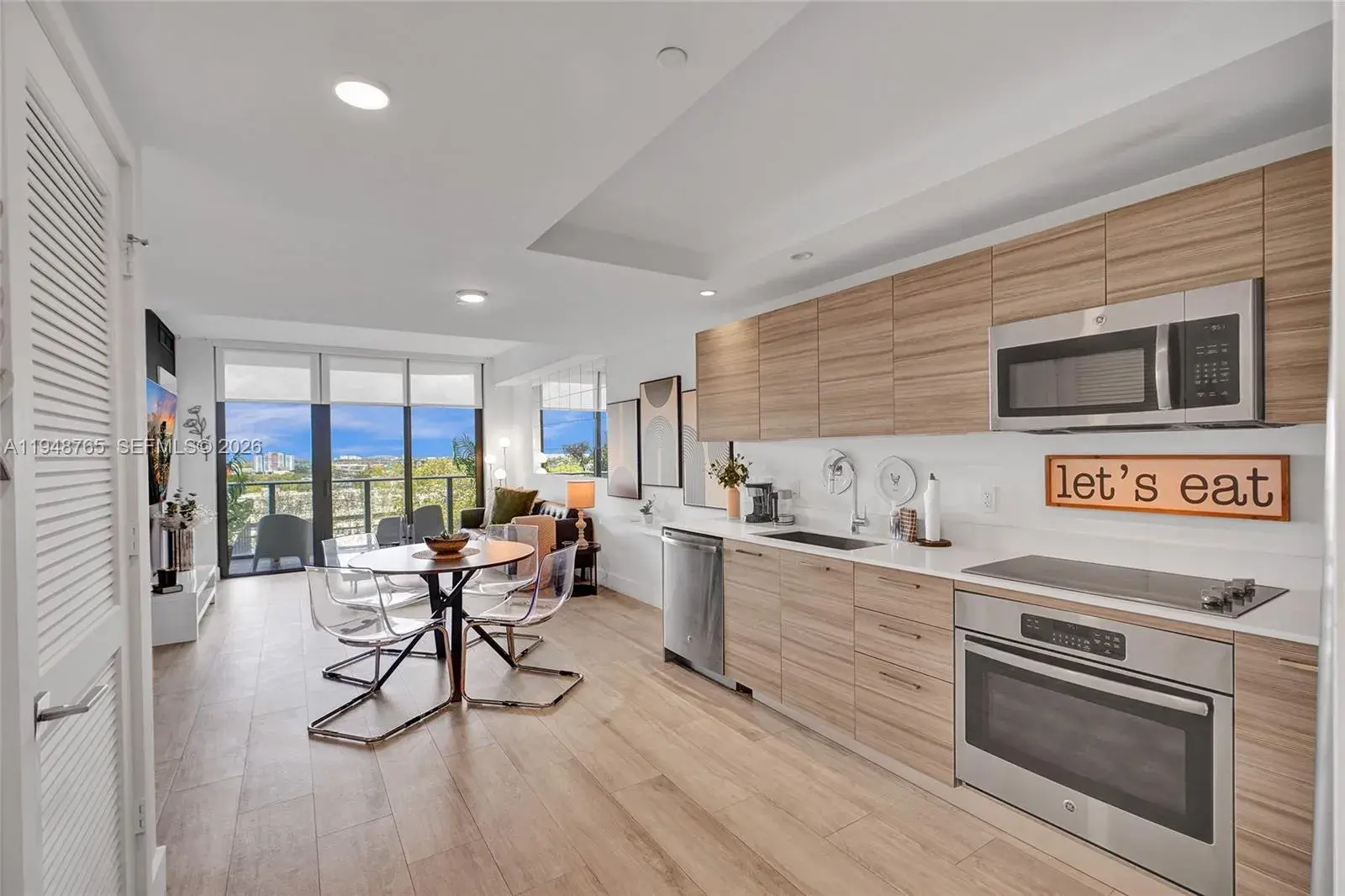 1 bedroom 1 bath Residential Lease for rent at 121 NE 34th St # 910, Miami FL 33137