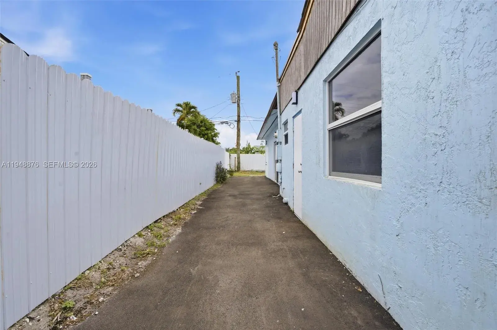 2280 SW 43rd Ave # 2, Fort Lauderdale FL 33317