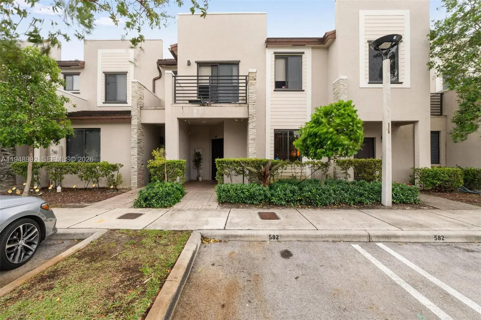 3 bedroom 3 bath Residential for sale at 582 NE 207th St, Miami FL 33179