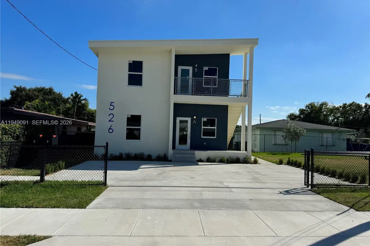 526 NW 6th # B, Hallandale Beach FL 33009