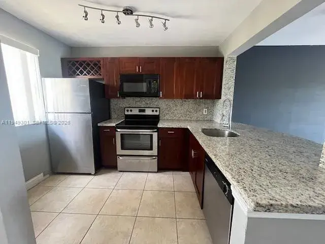 5200 NW 31st Ave # 34, Fort Lauderdale FL 33309