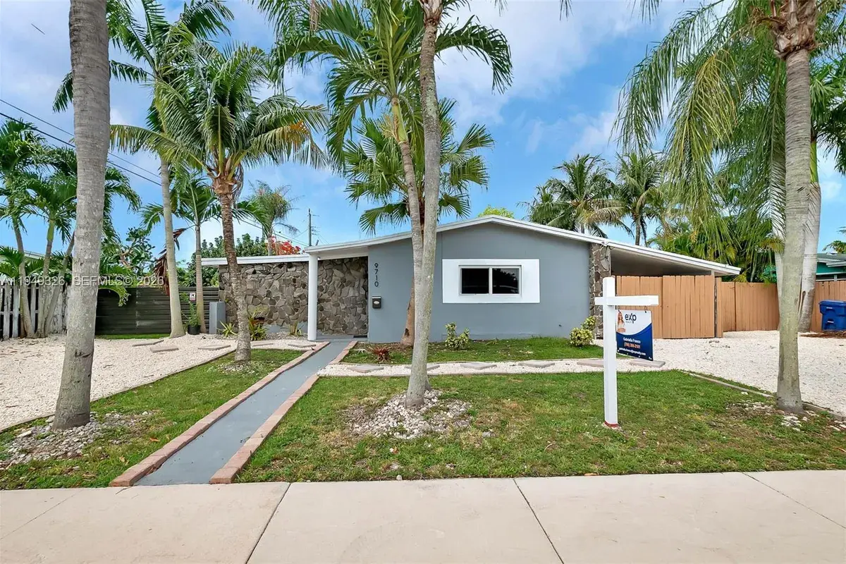 9710 SW SW 161 ST, Miami FL 33157