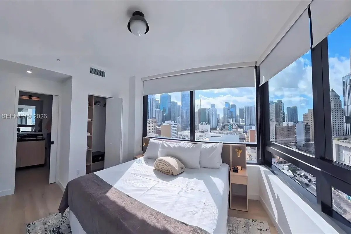 225 N Miami Ave # 1812, Miami FL 33132