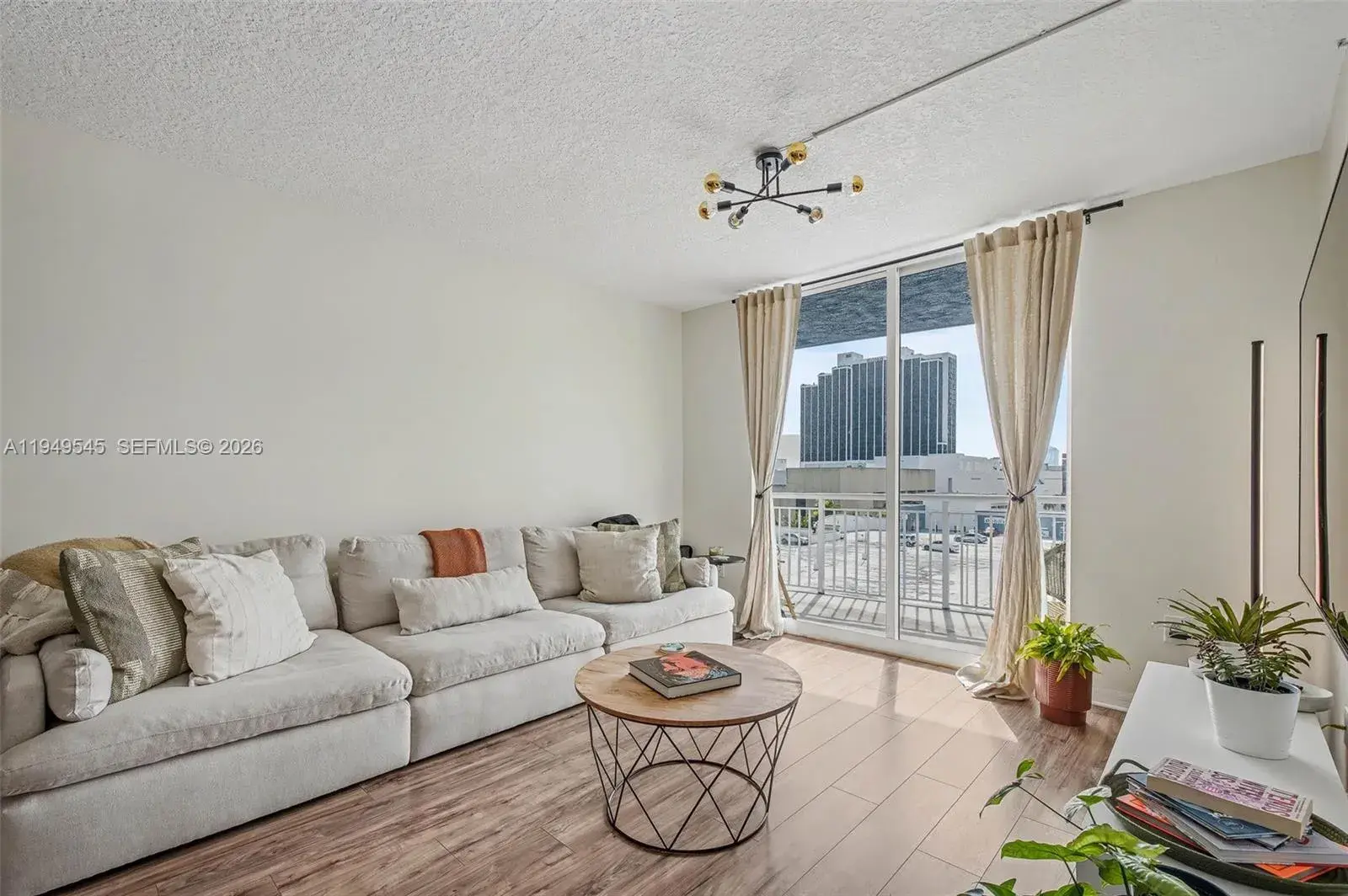 275 NE 18th St # 703, Miami FL 33132