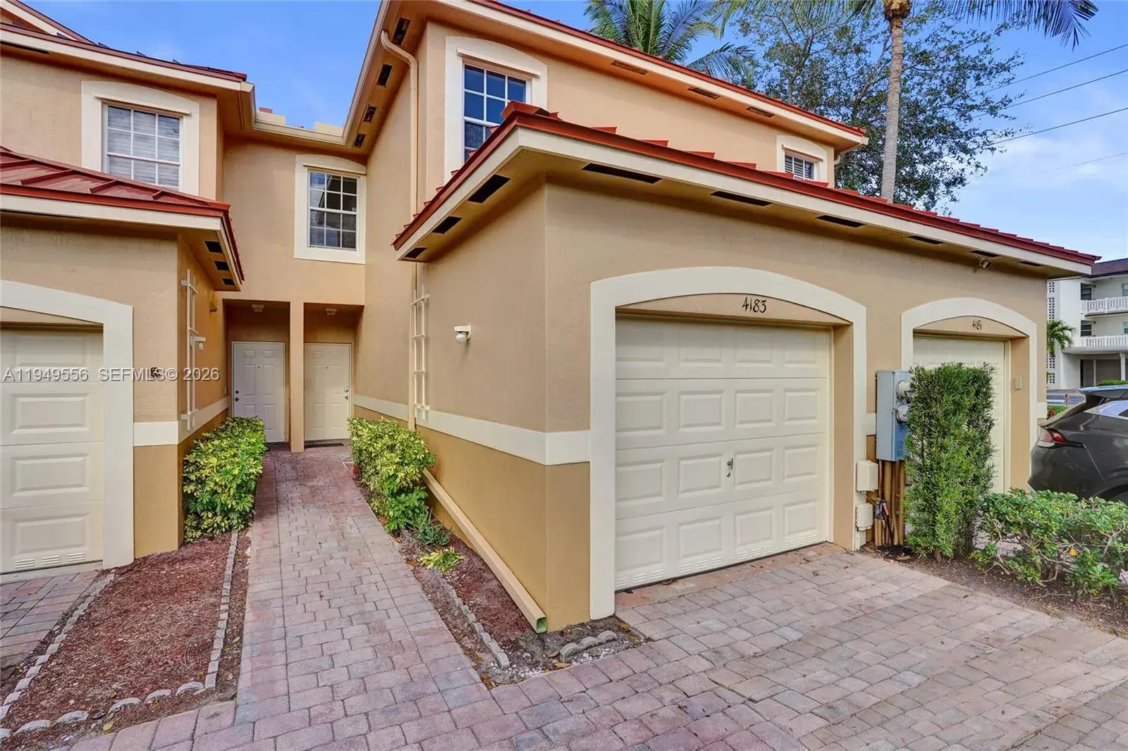 4183 Crystal Lake Dr, Deerfield Beach FL 33064