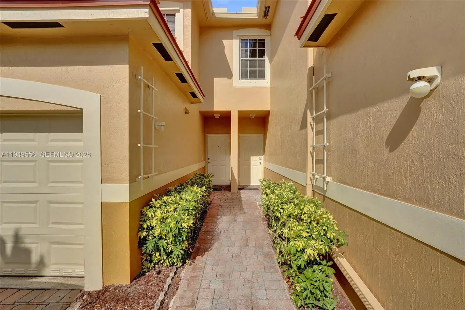 4183 Crystal Lake Dr, Deerfield Beach FL 33064