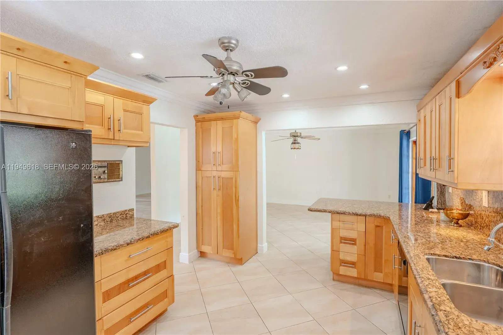 2431 SW 124 AVE, Miami FL 33175