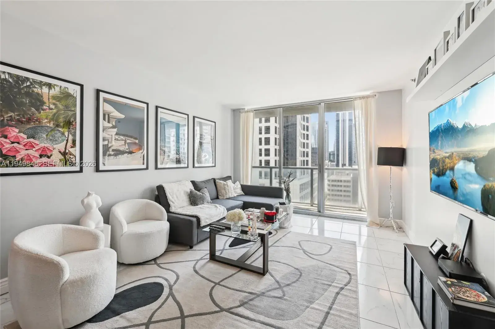 1 bedroom 1 bath Residential for sale at 55 SE 6th St # 1608, Miami FL 33131