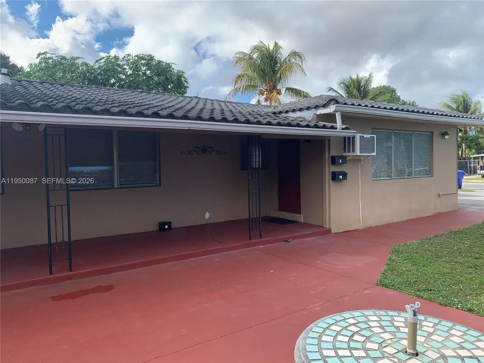 5616 Arthur St, Hollywood FL 33021