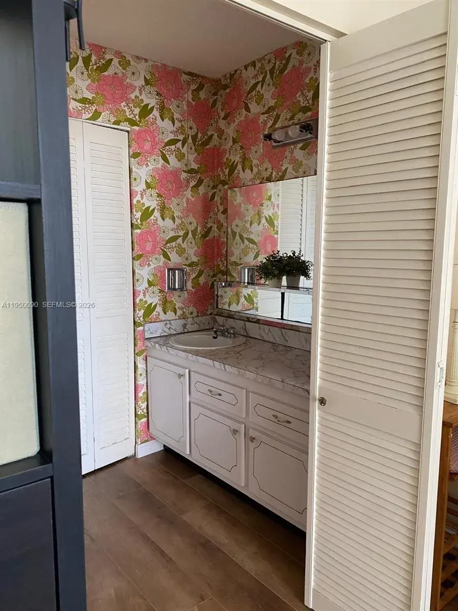 1825 S Ocean Dr # 707, Hallandale Beach FL 33009