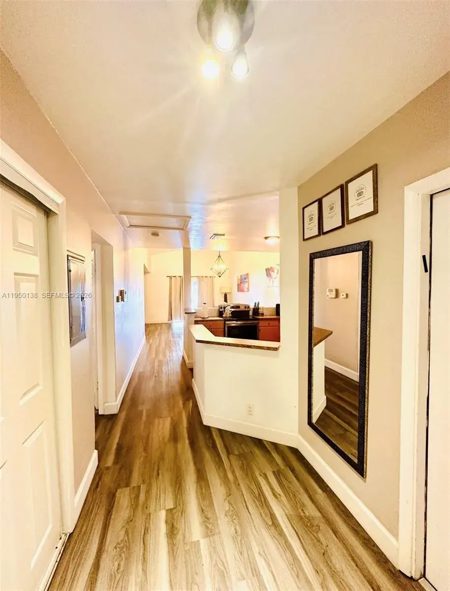 2433 SW 58 Mnr, Fort Lauderdale FL 33312