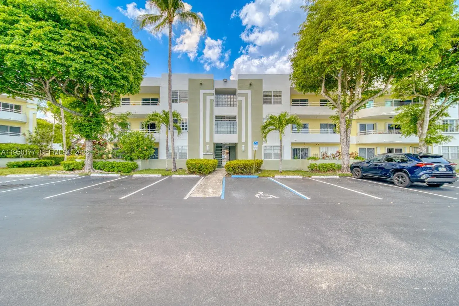 2 bedroom 2 bath Residential for sale at 10795 SW 108th Ave # 304, Miami FL 33176