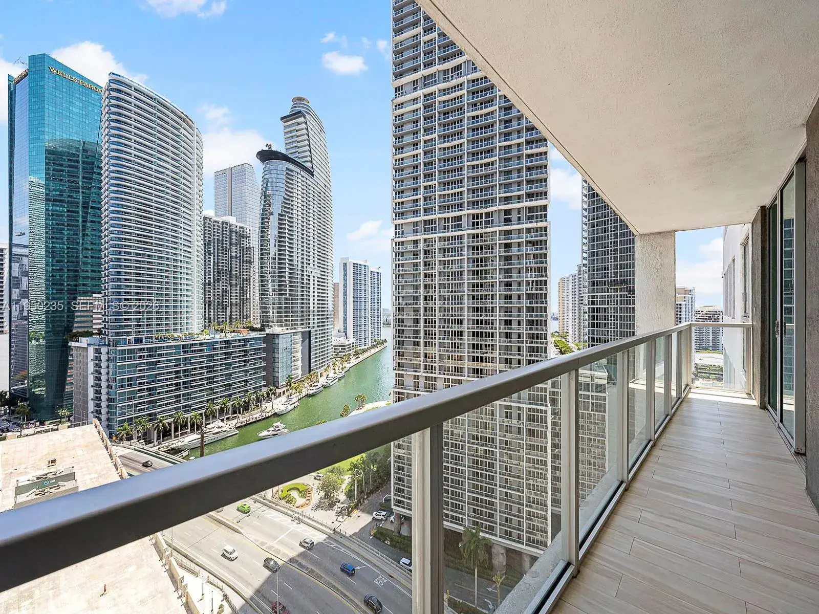1 bedroom 1 bath for sale at 500 Brickell Ave # 2203, Miami FL 33131