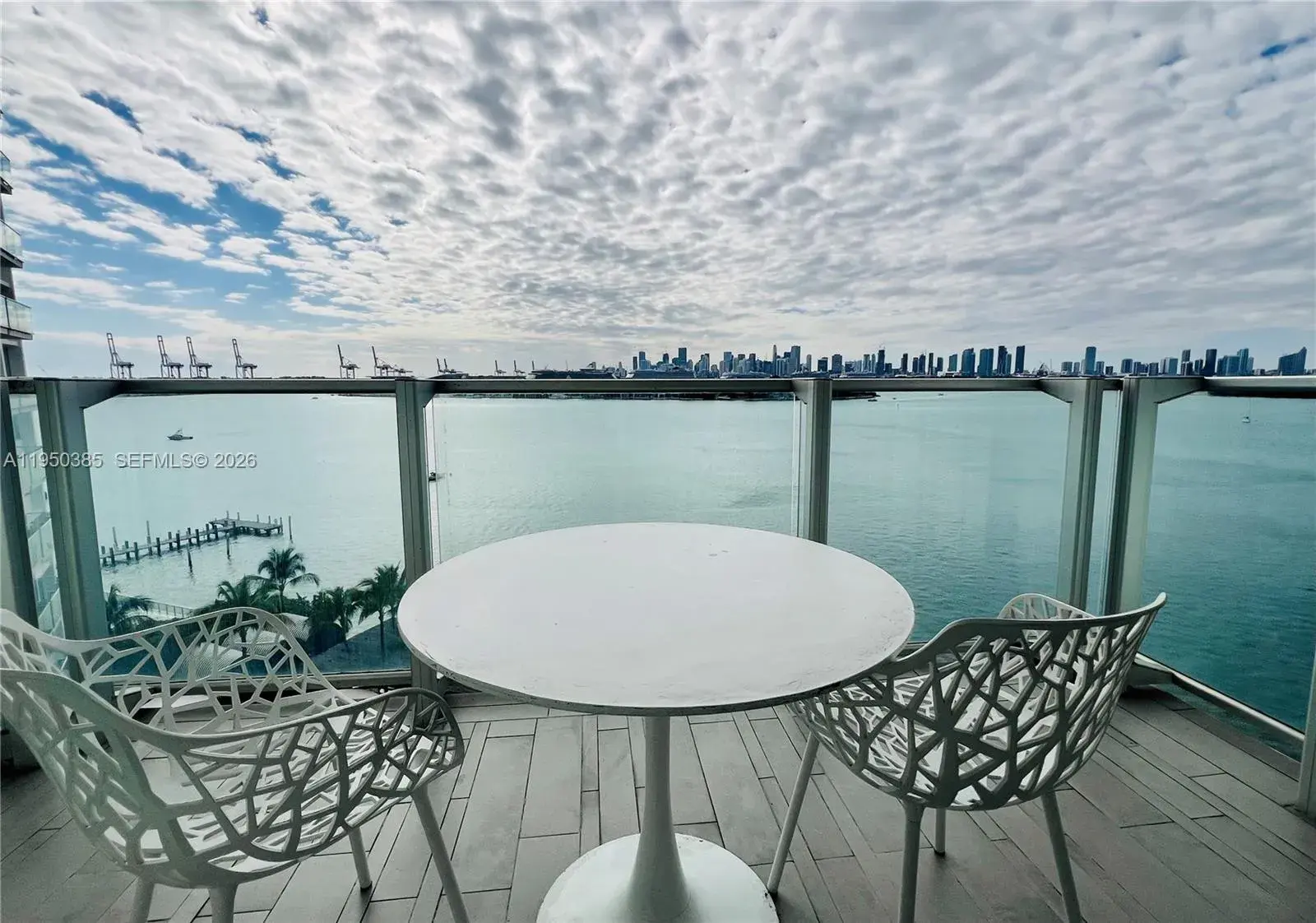 1 bedroom 1 bath Residential for sale at 1100 West Ave # 910, Miami Beach FL 33139
