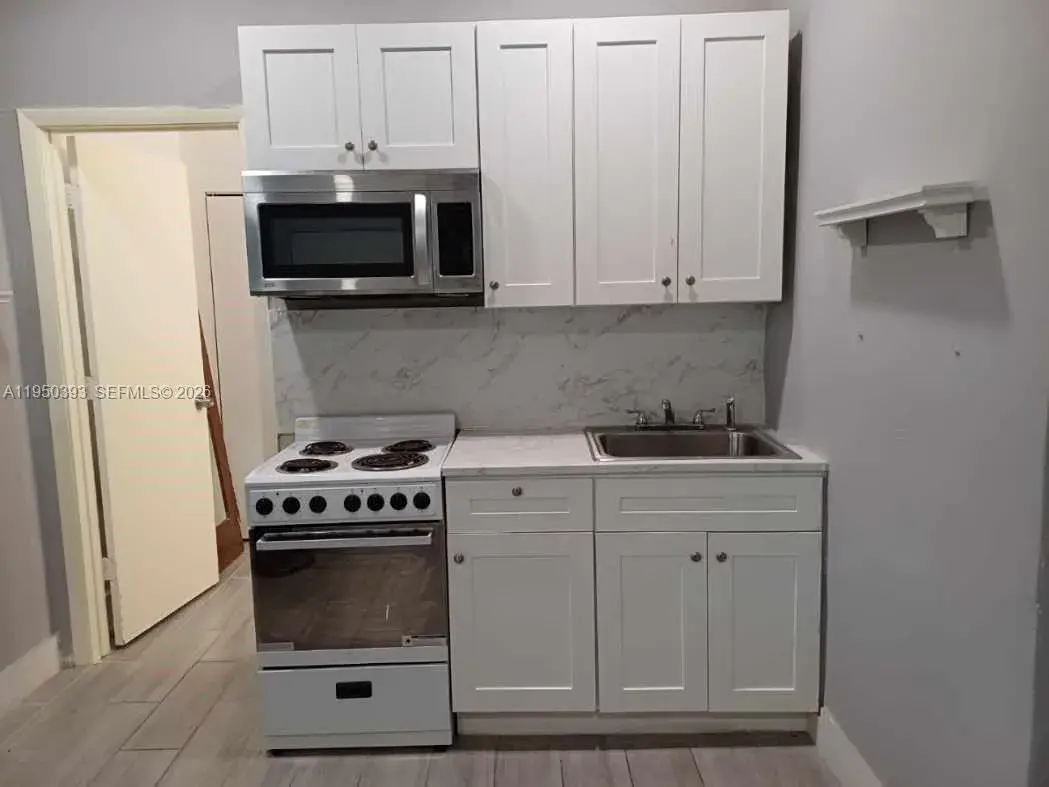 1 bedroom 1 bath Residential Lease for rent at 85 NW 46th St # 2, Miami FL 33127