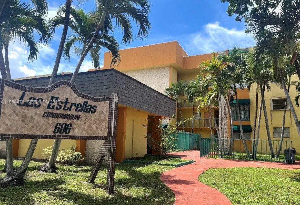 606 W 81st St # 210, Hialeah FL 33014