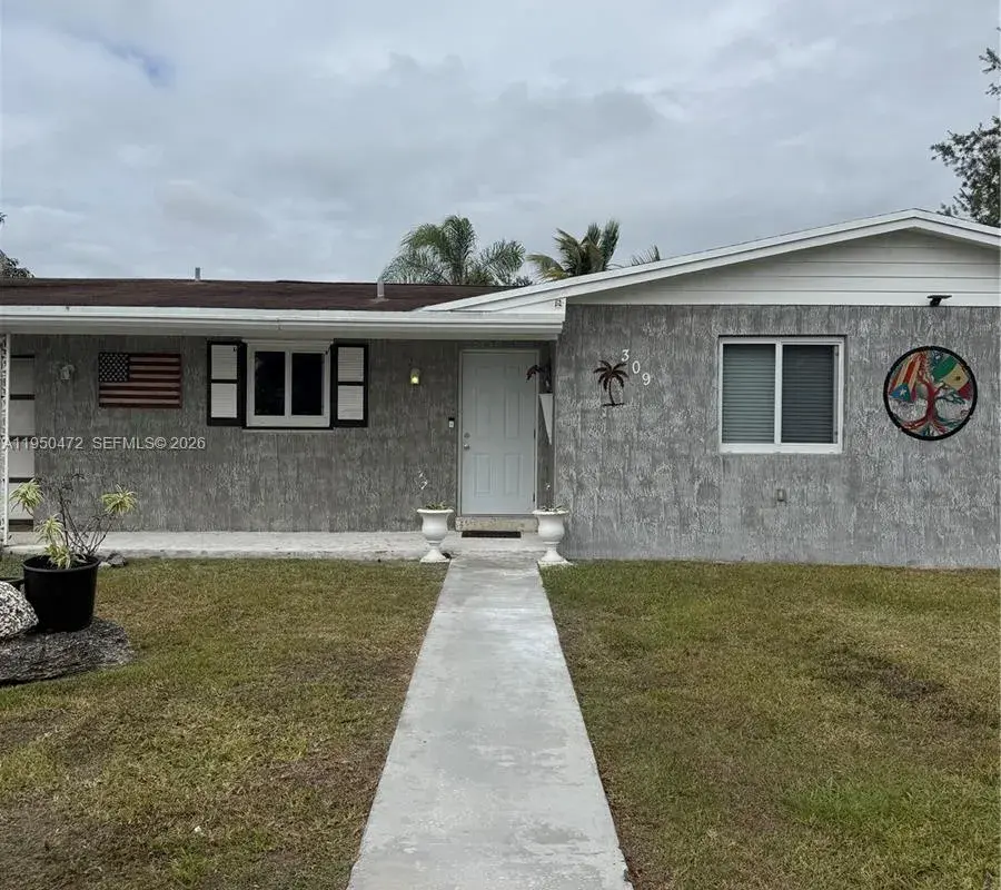 309 NW 15th St, Homestead FL 33030