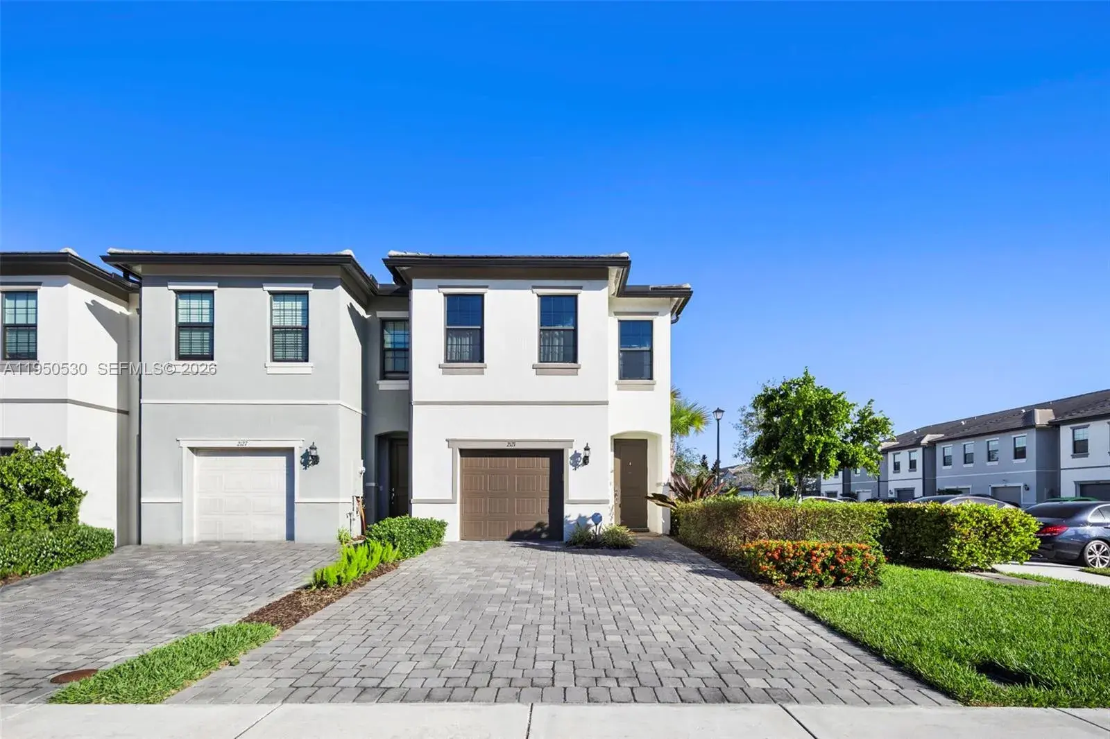 3 bedroom 2 bath Residential for sale at 2121 S Appleton Cir S, Oakland Park FL 33309