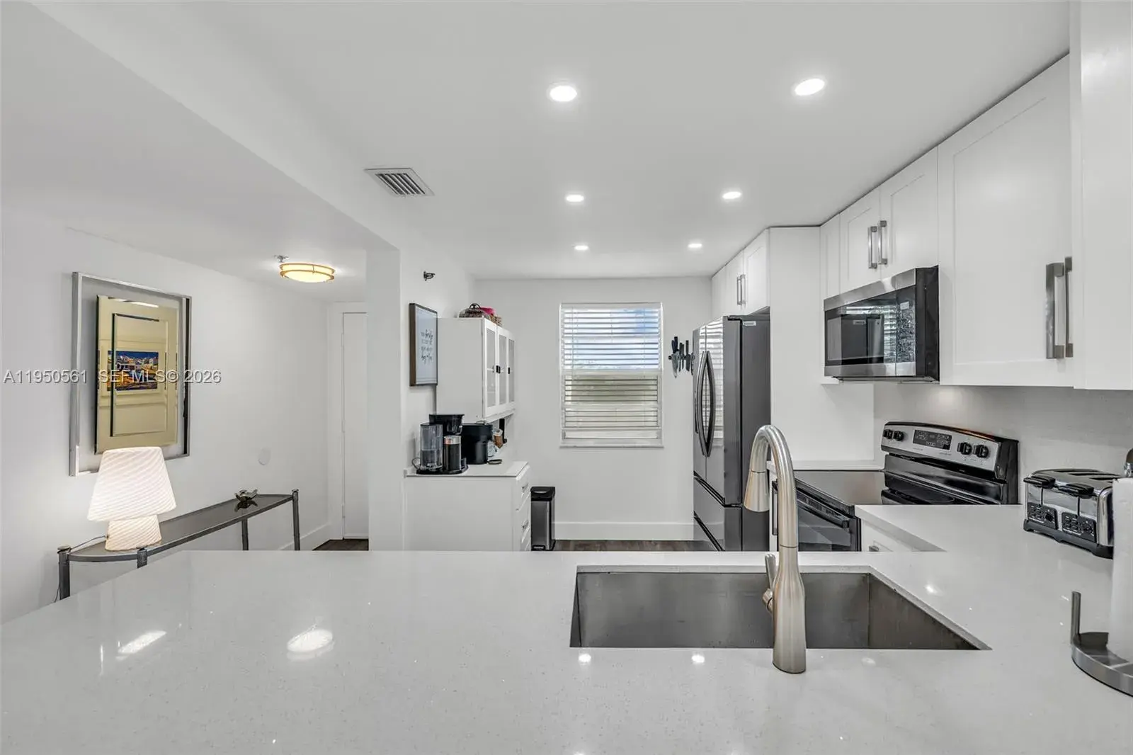 3910 Inverrary Blvd # B, Lauderhill FL 33319