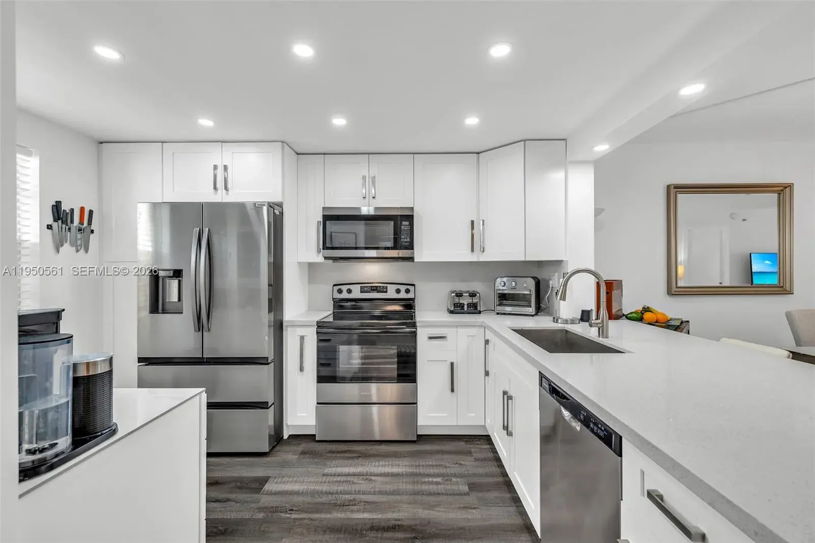 3910 Inverrary Blvd # B, Lauderhill FL 33319