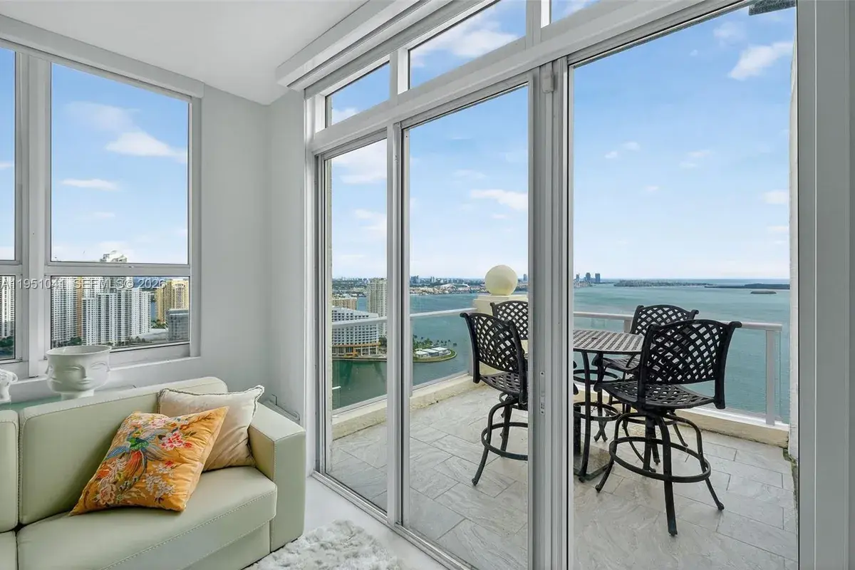 1155 Brickell Bay Dr, Miami FL 33131